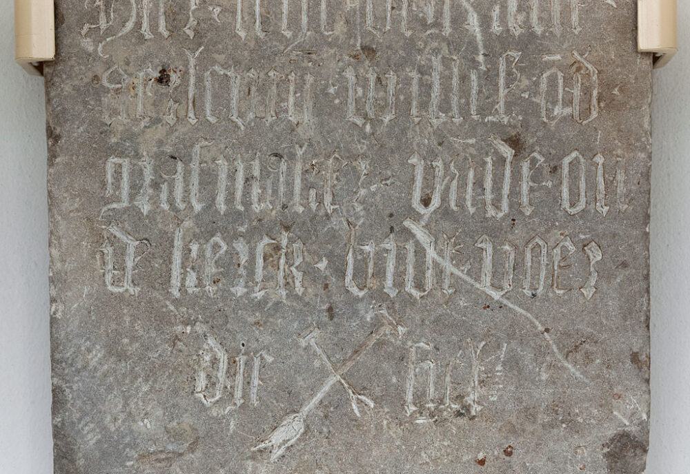 Ledgerstone of gravedigger Aerlewijn Willemszoon (transcript in article)